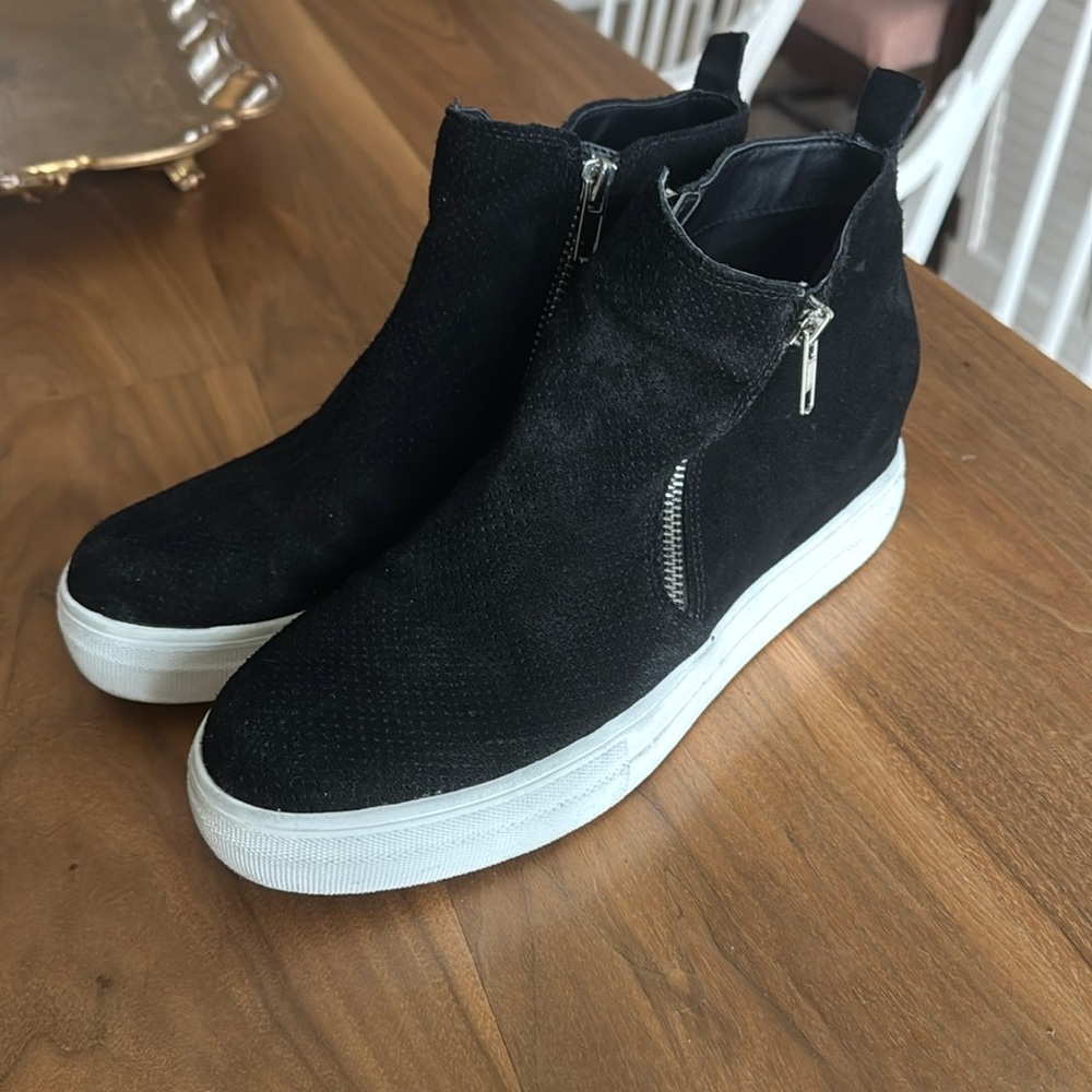 Women’s Sneaker Wedges
